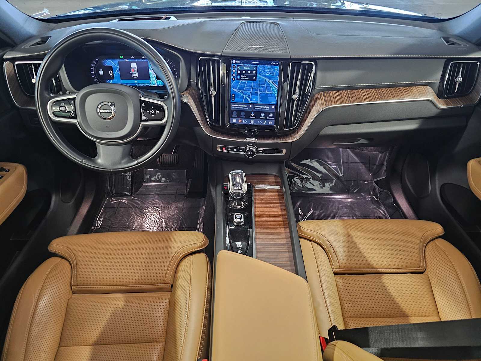 Thumbnail: 2022 Volvo XC60 - 10