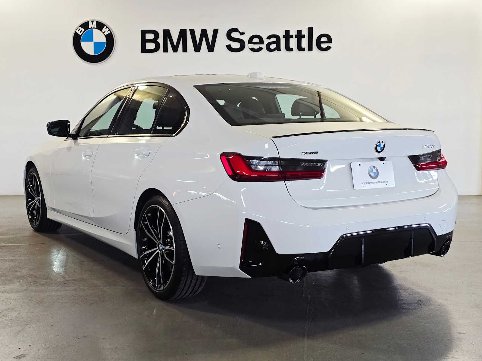 2023 BMW 3 Series 330i xDrive 4