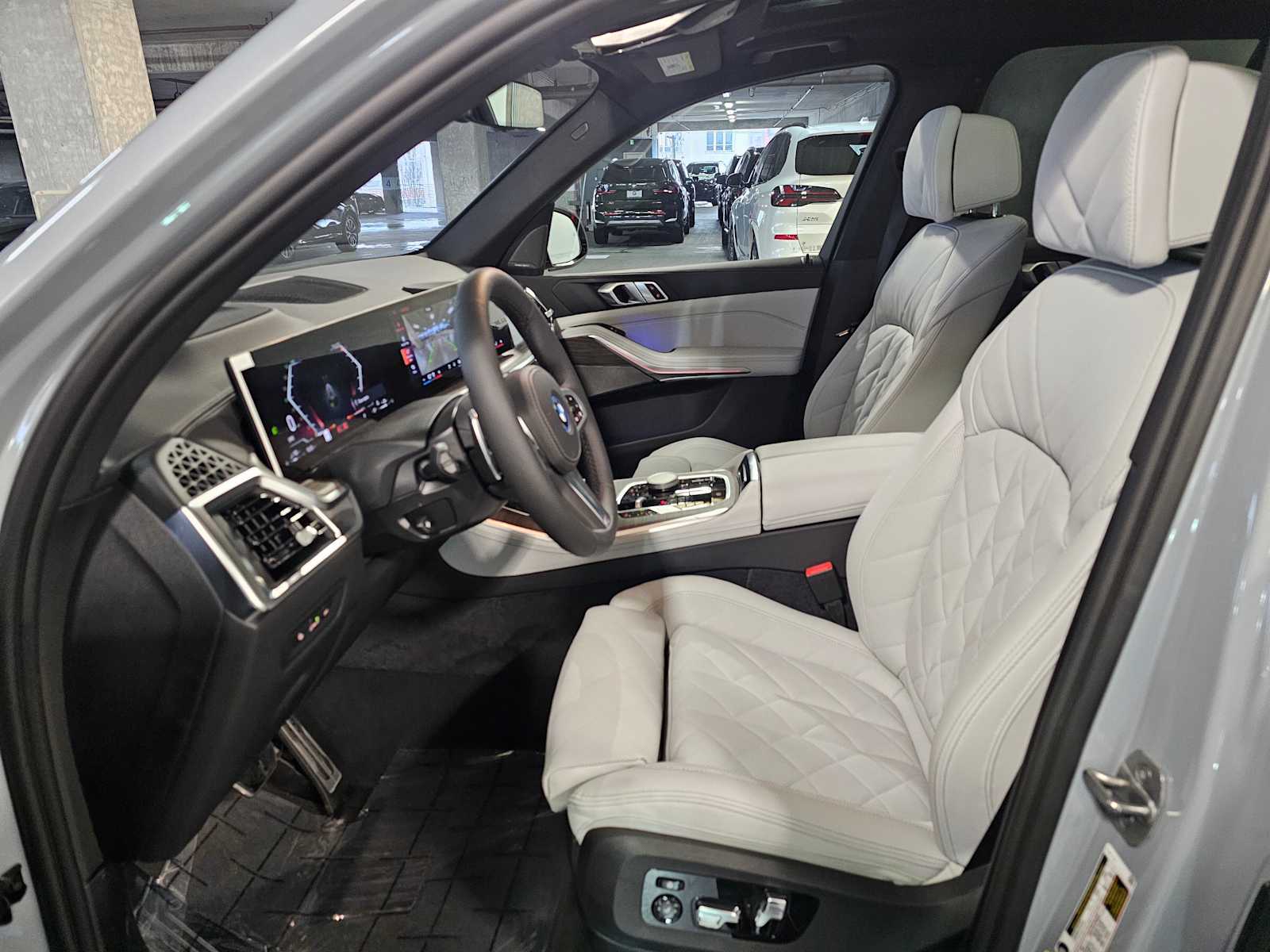 Thumbnail: 2026 BMW X5 - 33