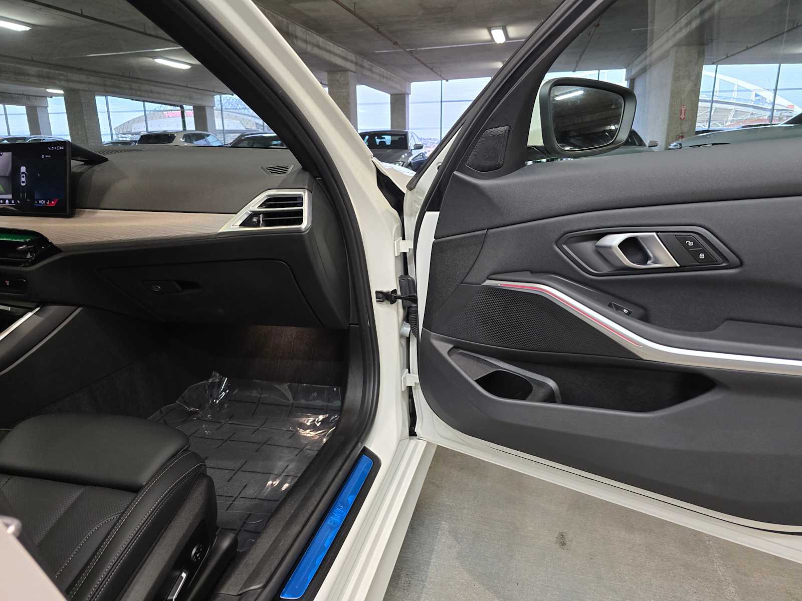 Thumbnail: 2025 BMW 3 Series - 30