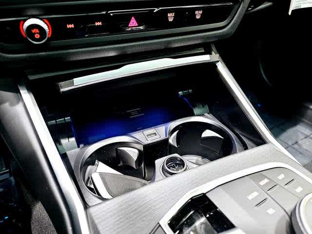 Thumbnail: 2025 BMW i4 - 19