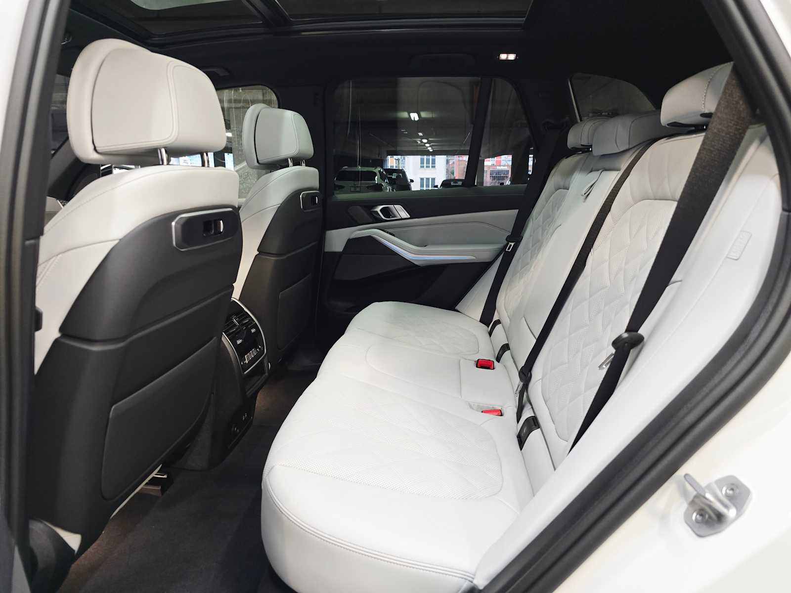 Thumbnail: 2026 BMW X5 - 25