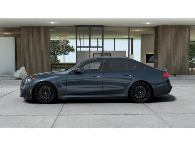 Thumbnail: 2026 BMW M5 - 4