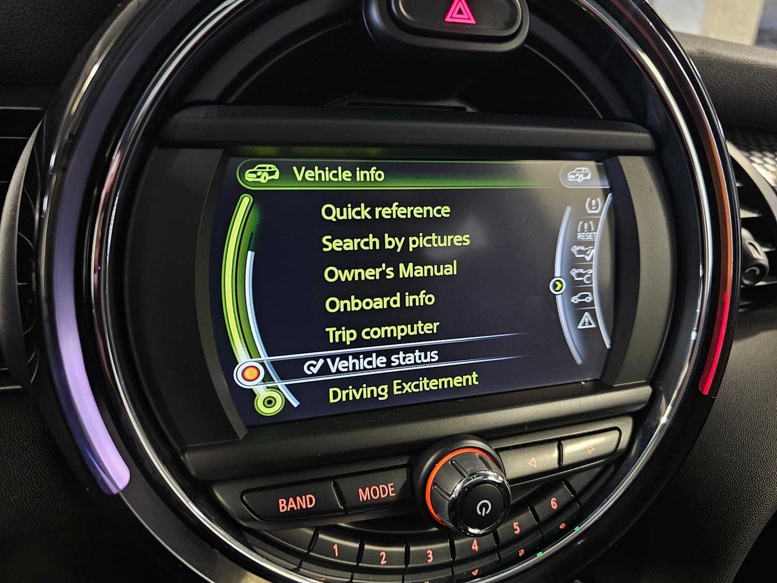 Thumbnail: 2016 MINI Cooper Hardtop - 15