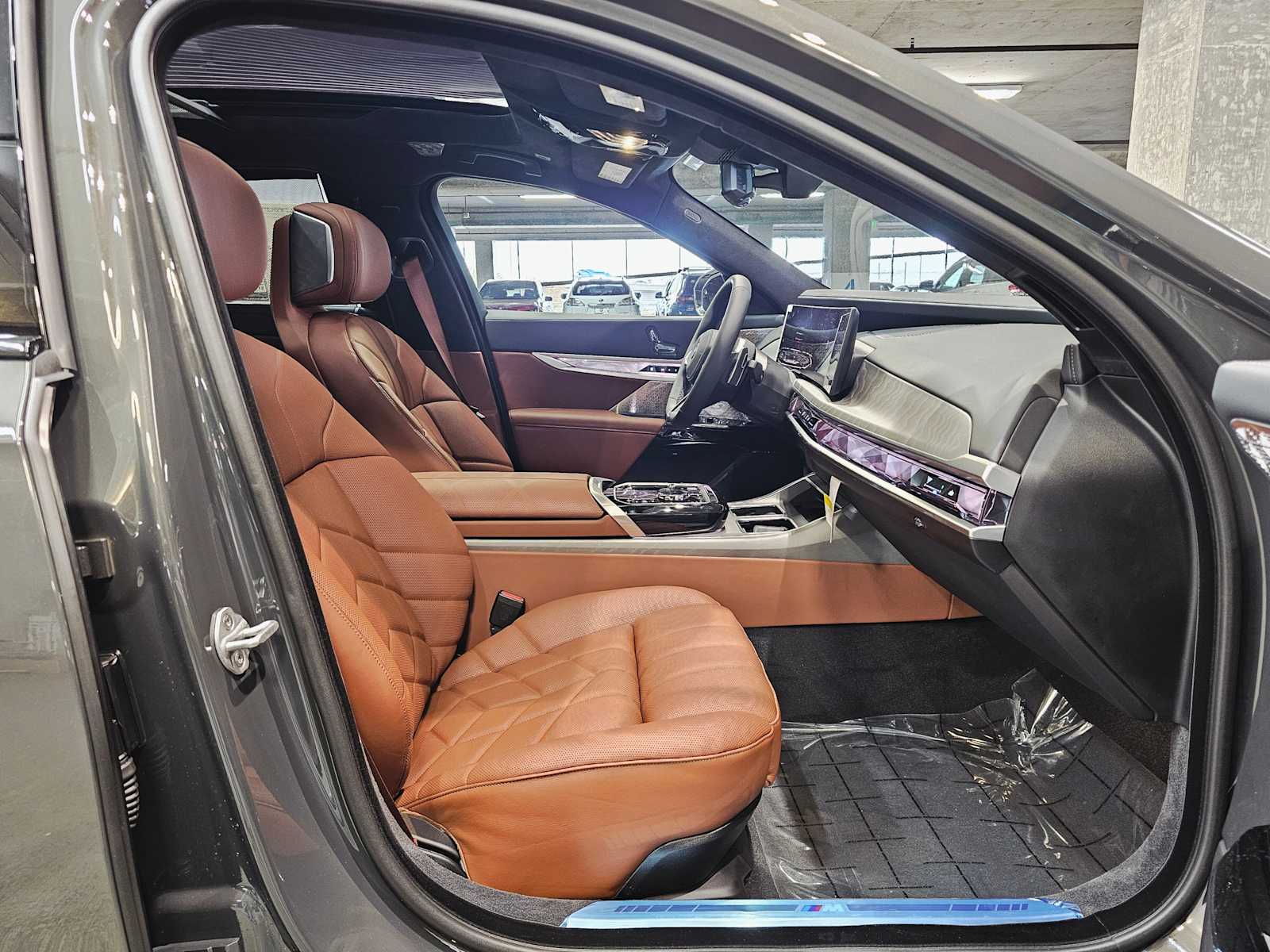 Thumbnail: 2026 BMW 7 Series - 27