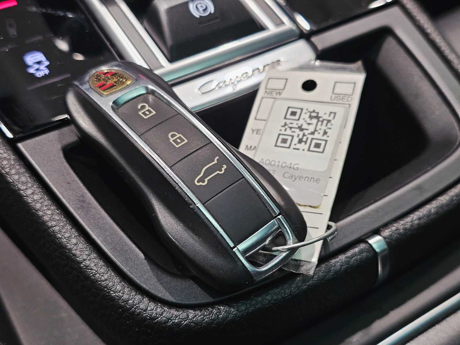 Thumbnail: 2023 Porsche Cayenne - 30