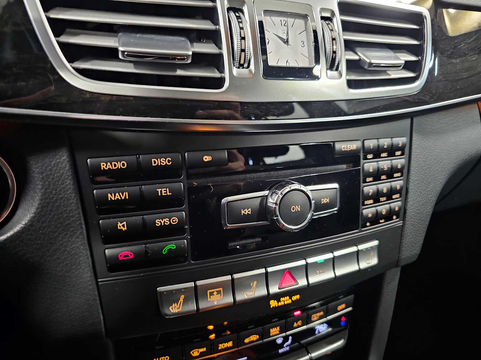 Thumbnail: 2014 Mercedes-Benz E-Class - 16