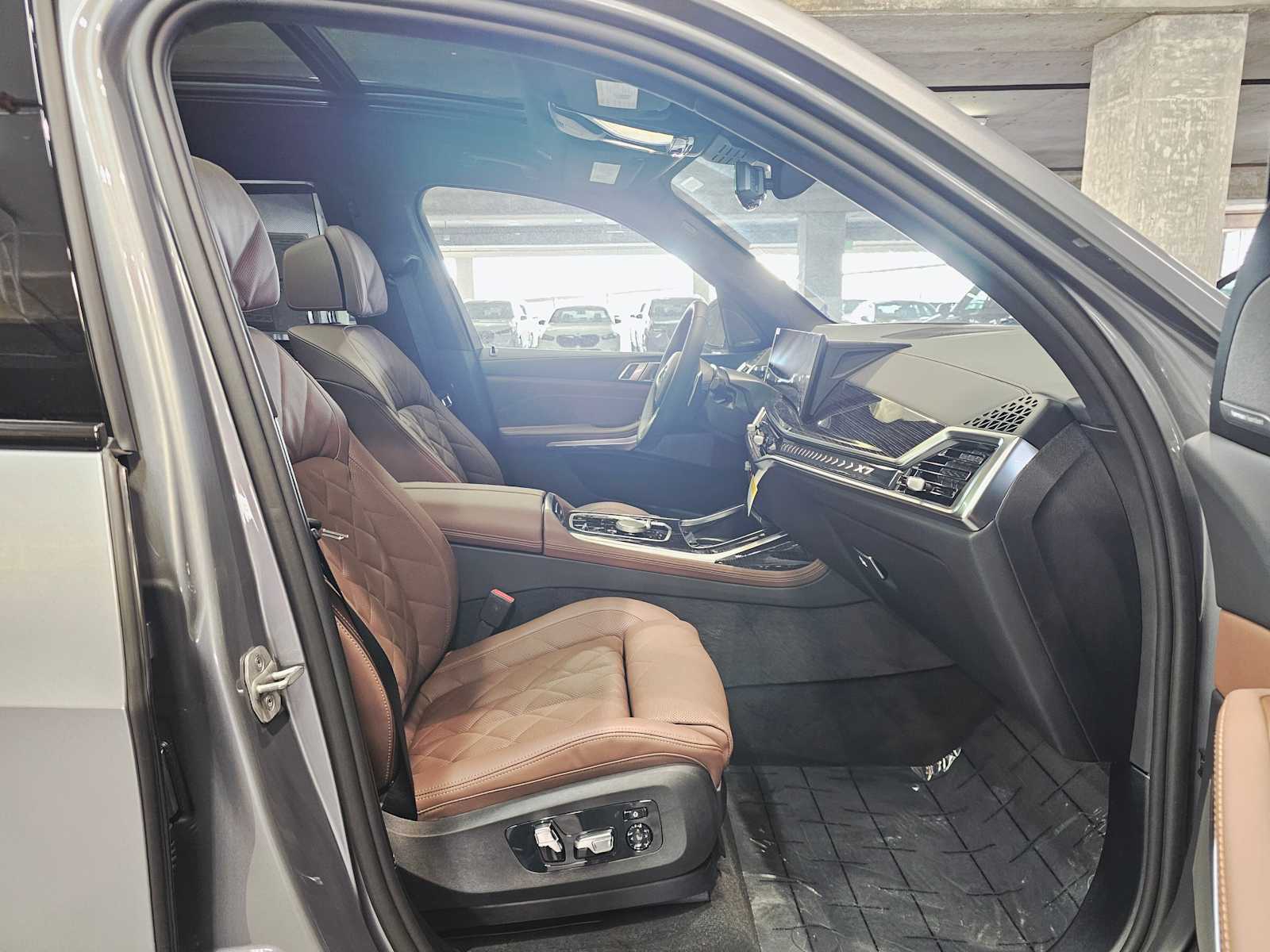 Thumbnail: 2026 BMW X7 - 28