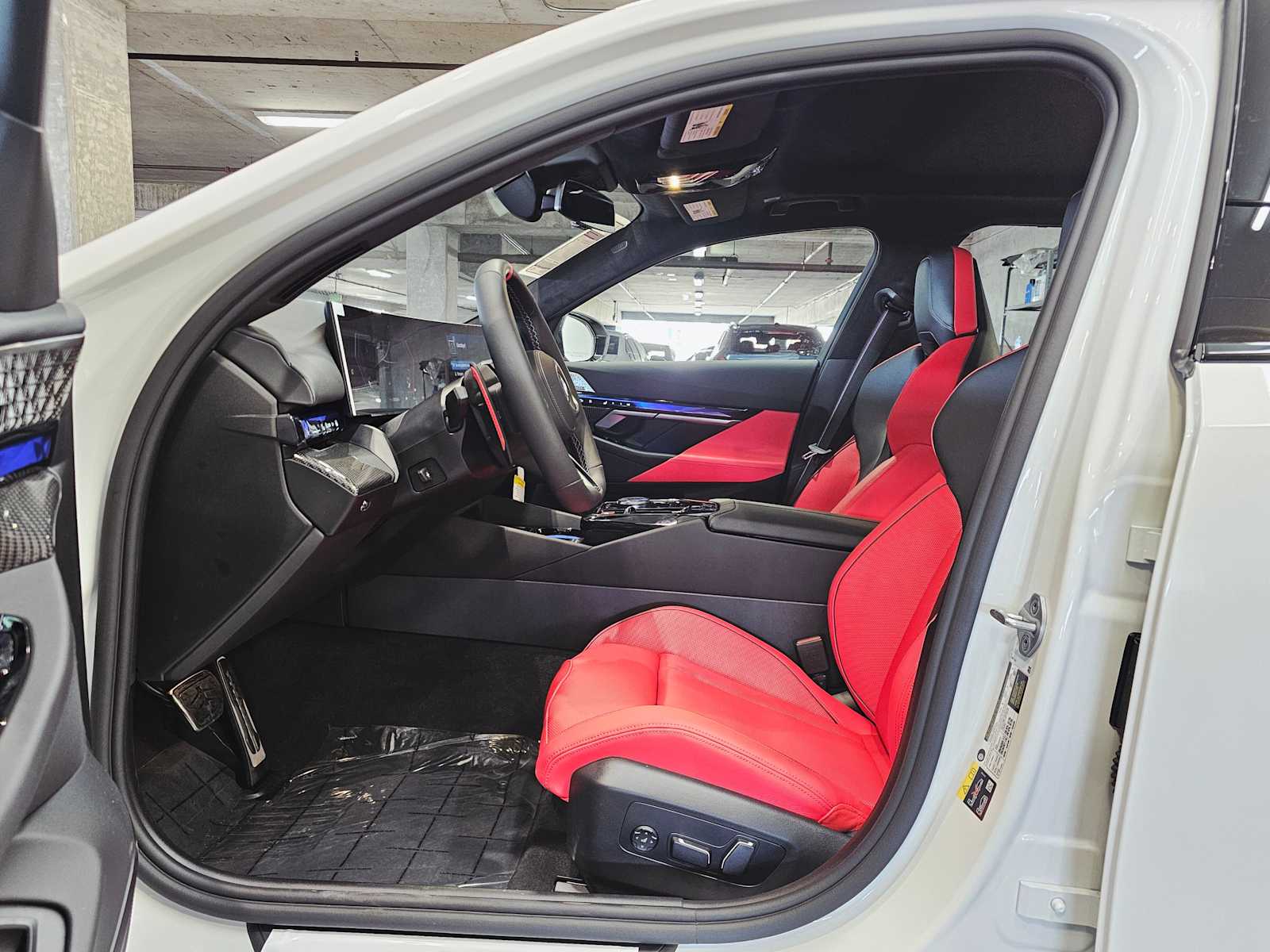 Thumbnail: 2026 BMW M5 - 23