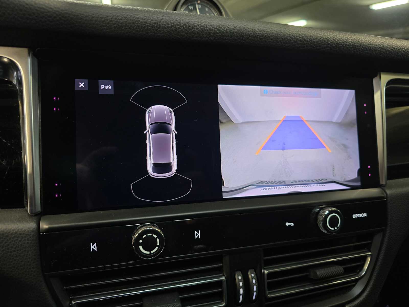 Thumbnail: 2024 Porsche Macan - 17