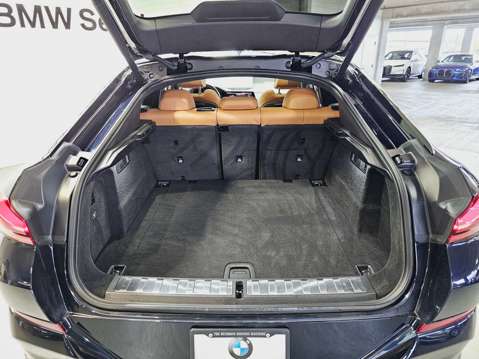 Thumbnail: 2021 BMW X6 - 33
