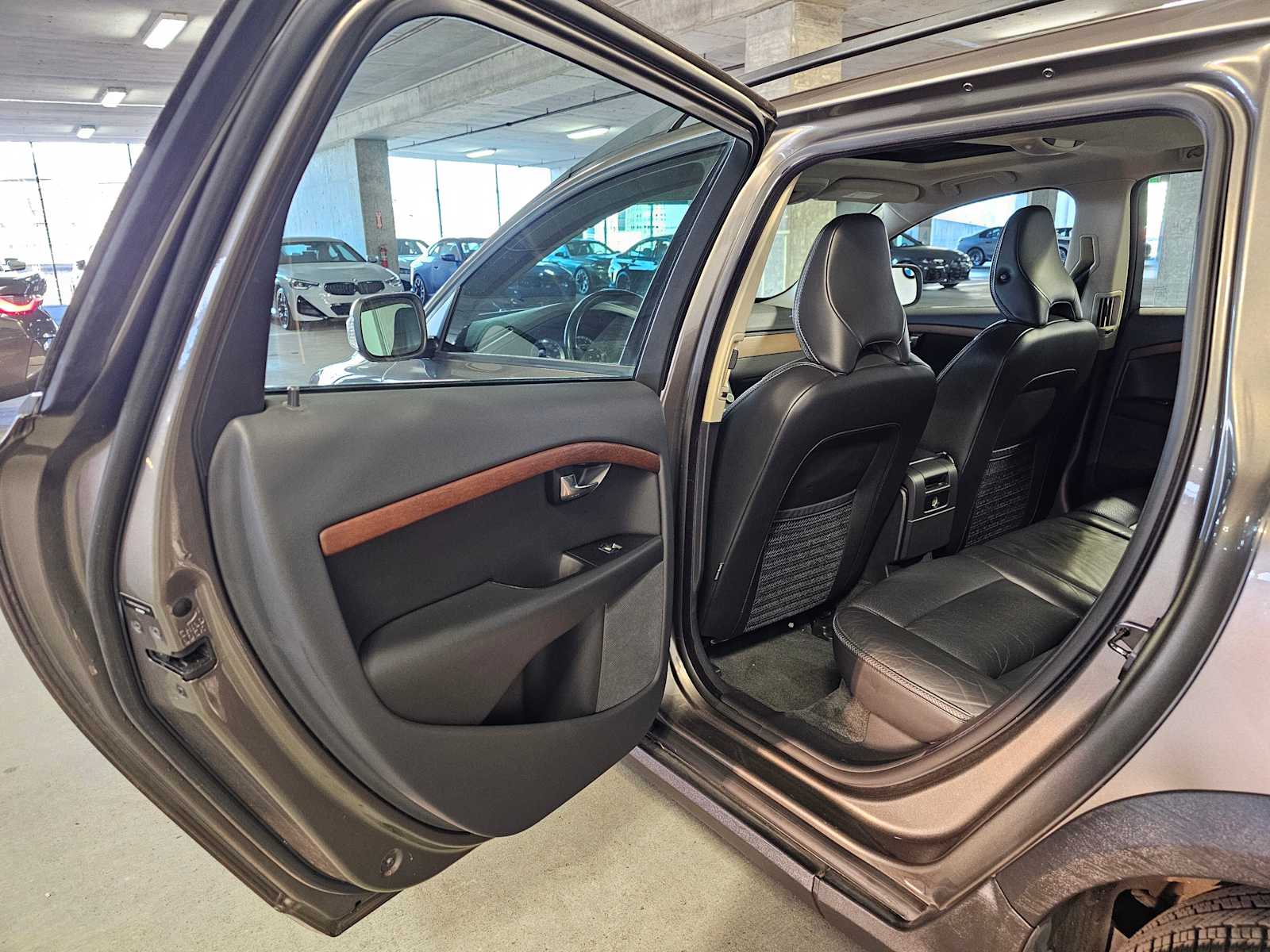 Thumbnail: 2009 Volvo XC70 - 27