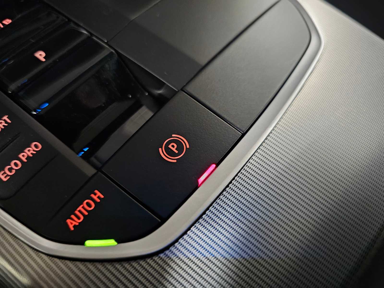 Thumbnail: 2023 BMW i4 - 25