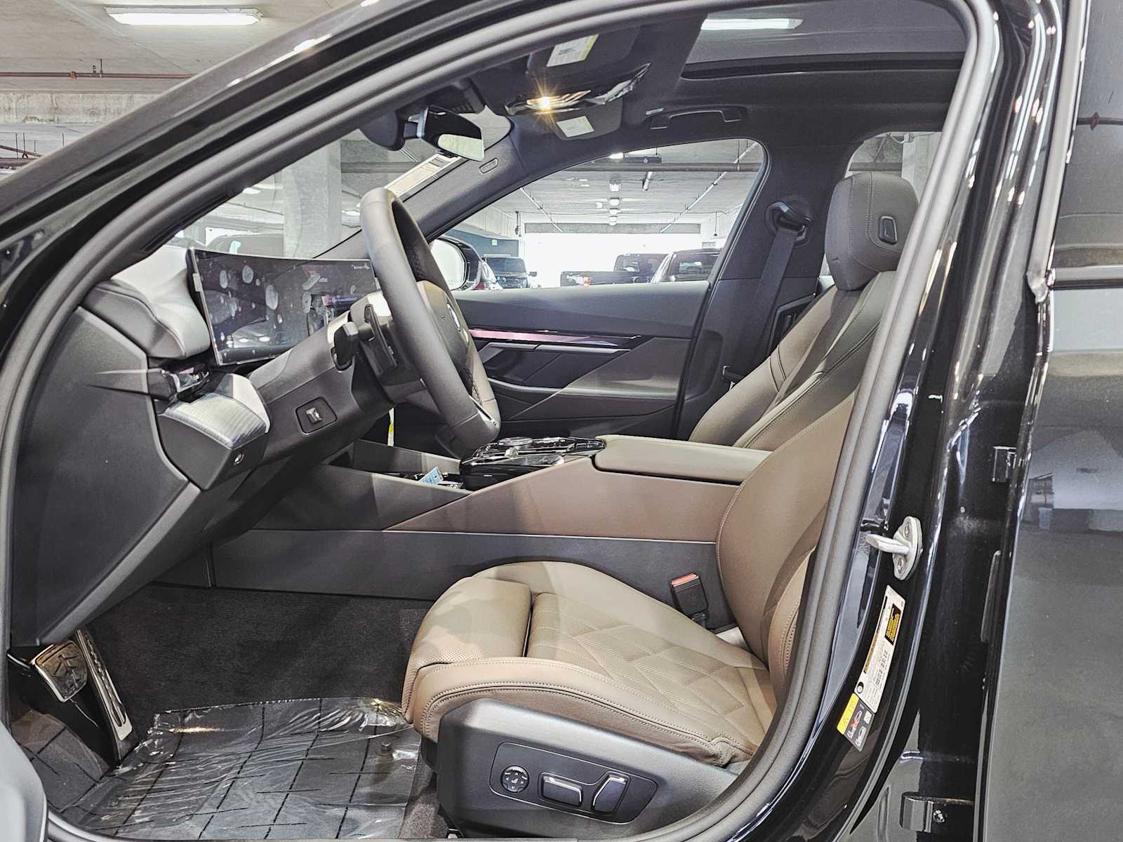 Thumbnail: 2026 BMW 5 Series - 23