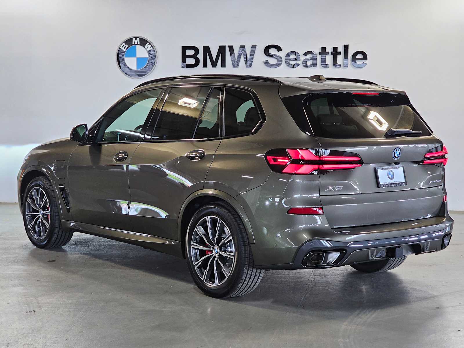 Thumbnail: 2026 BMW X5 - 4