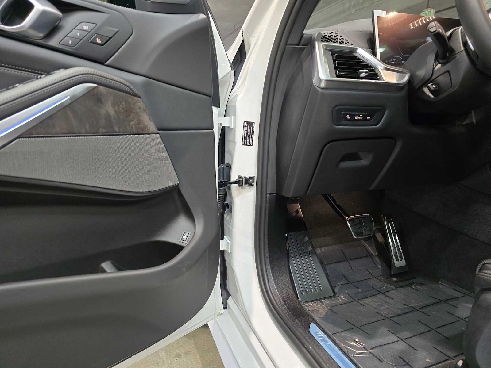 Thumbnail: 2026 BMW X5 - 21