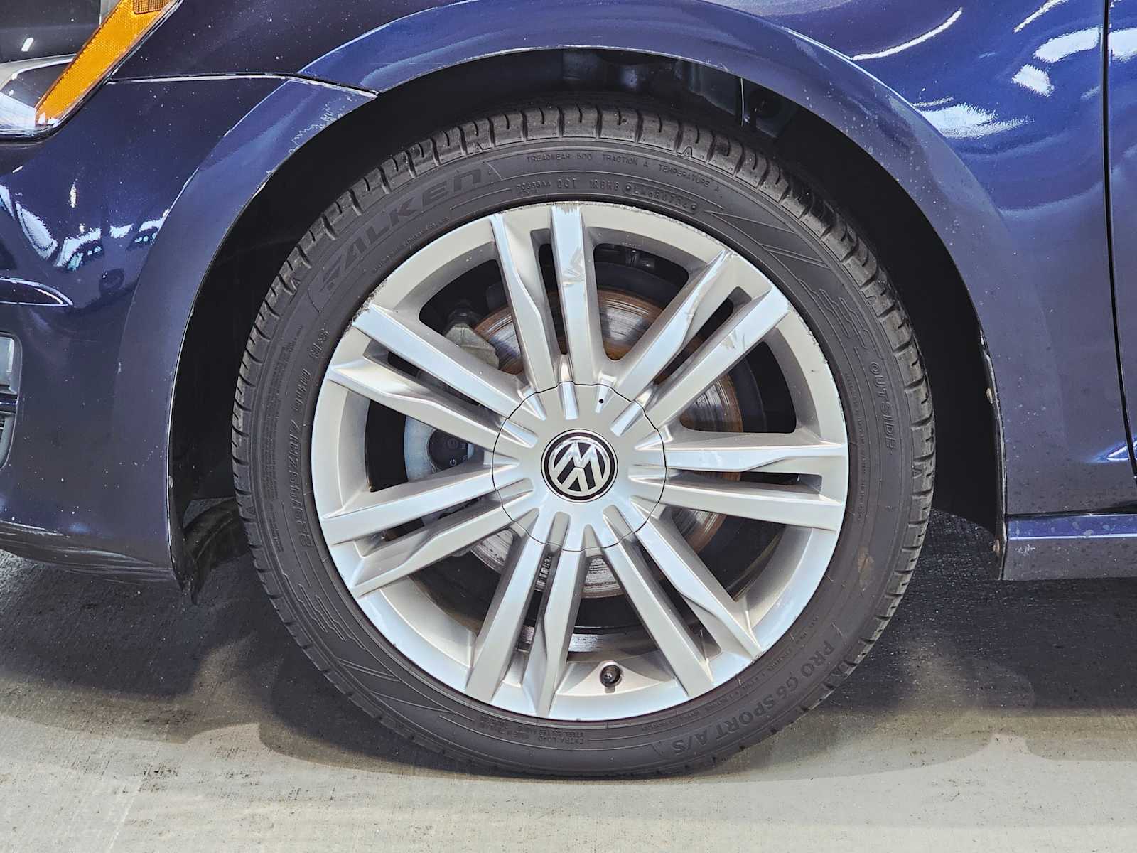 Thumbnail: 2015 Volkswagen Golf - 8