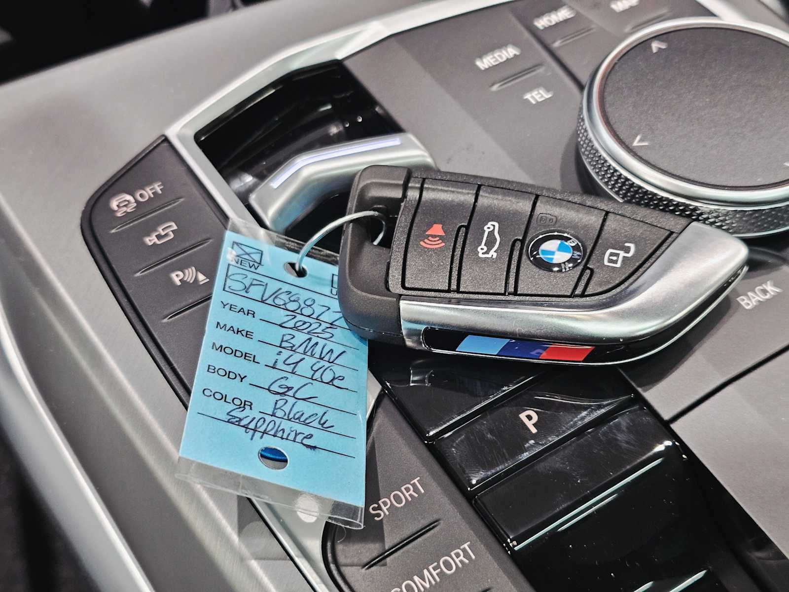 Thumbnail: 2025 BMW i4 - 30