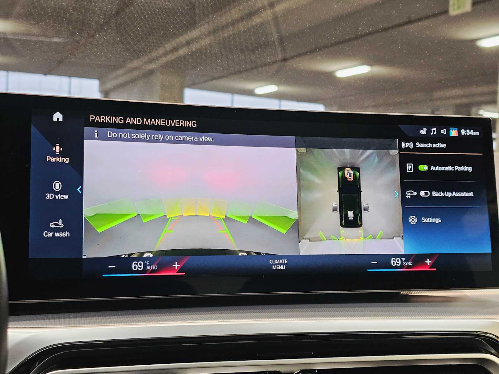 Thumbnail: 2023 BMW i4 - 15