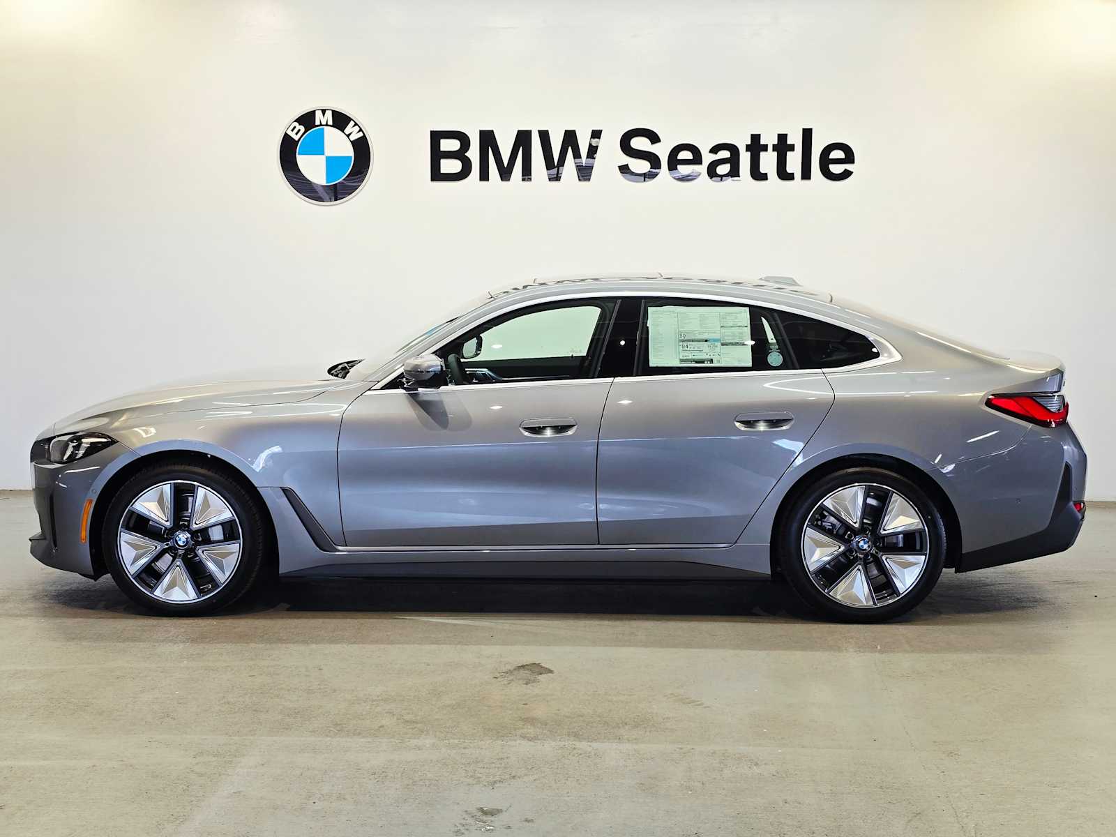 Thumbnail: 2026 BMW i4 - 3