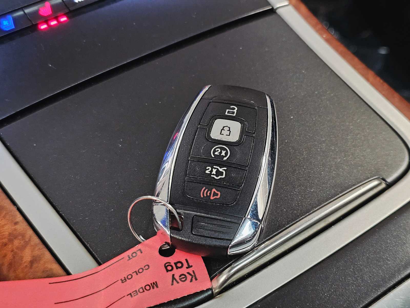 Thumbnail: 2019 Lincoln Nautilus - 30