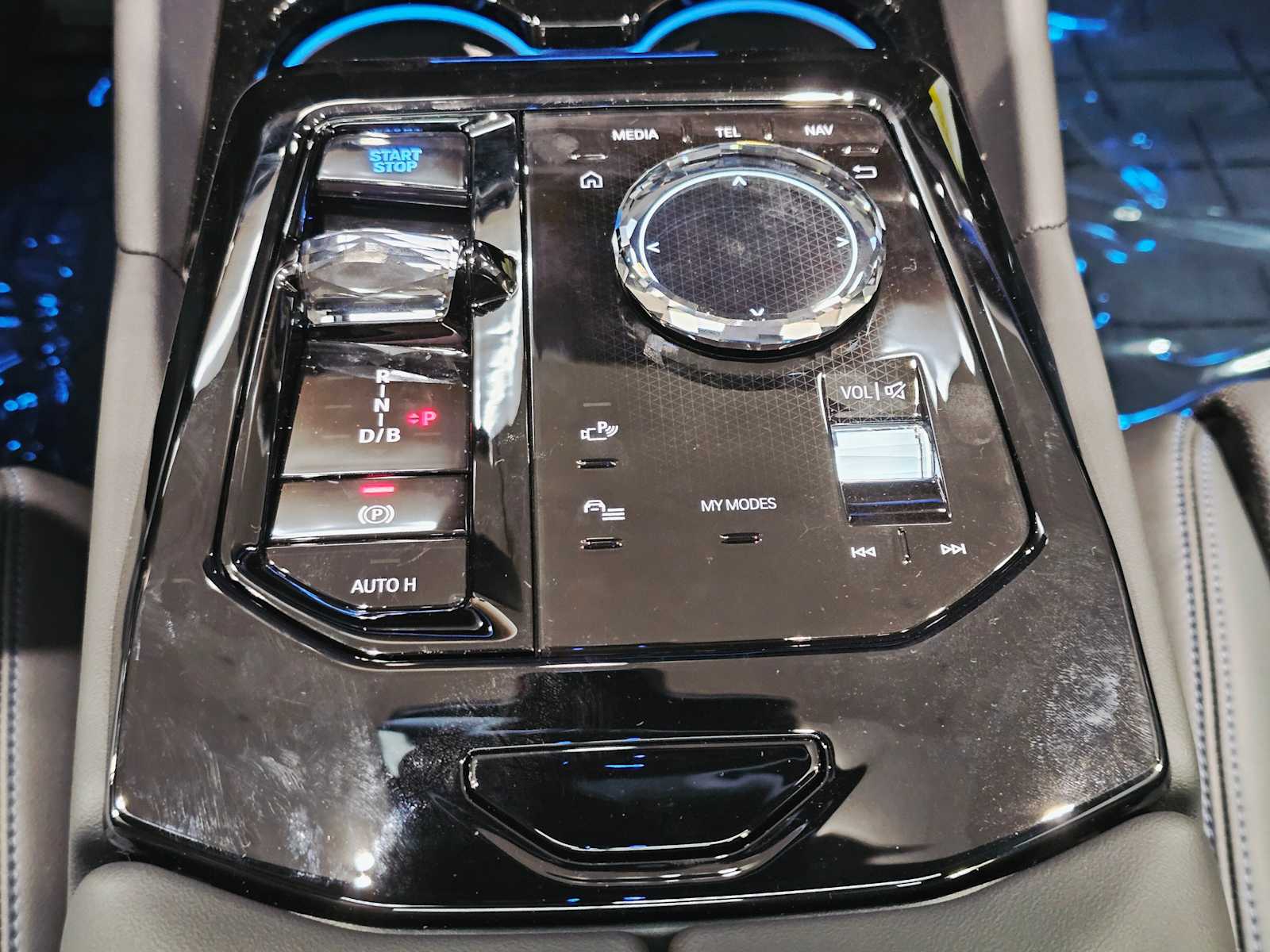 Thumbnail: 2025 BMW i5 - 18