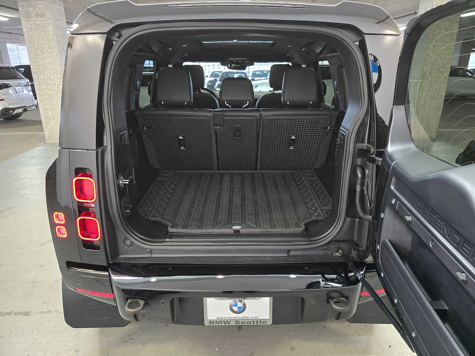 Thumbnail: 2023 Land Rover Defender - 33