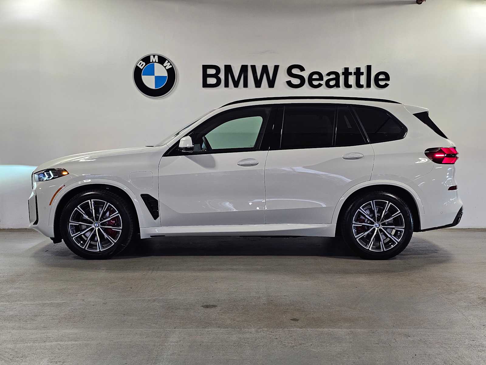 Thumbnail: 2026 BMW X5 - 3