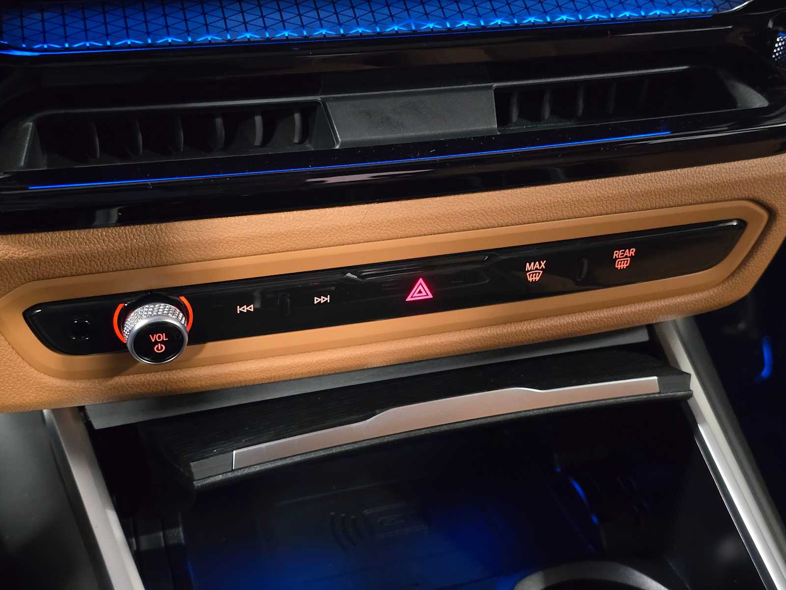 Thumbnail: 2025 BMW i4 - 15