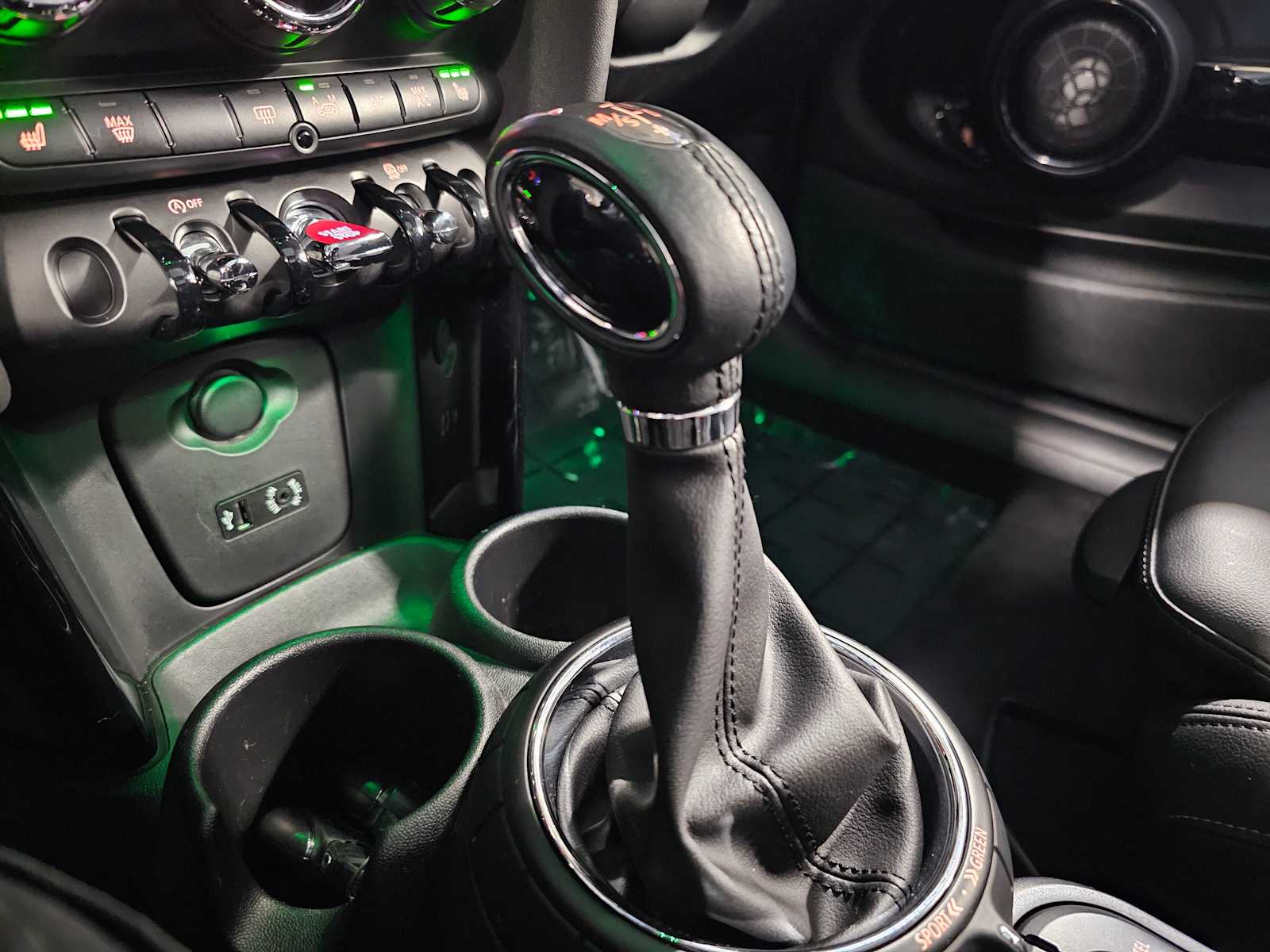 Thumbnail: 2016 MINI Cooper Hardtop - 22