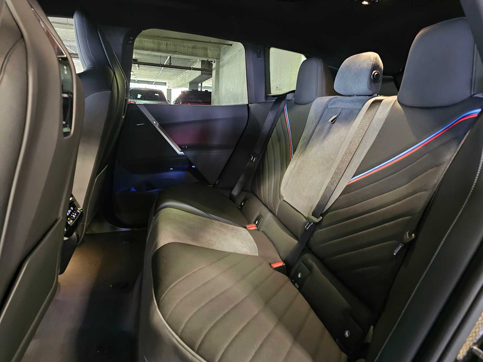 Thumbnail: 2026 BMW iX - 30