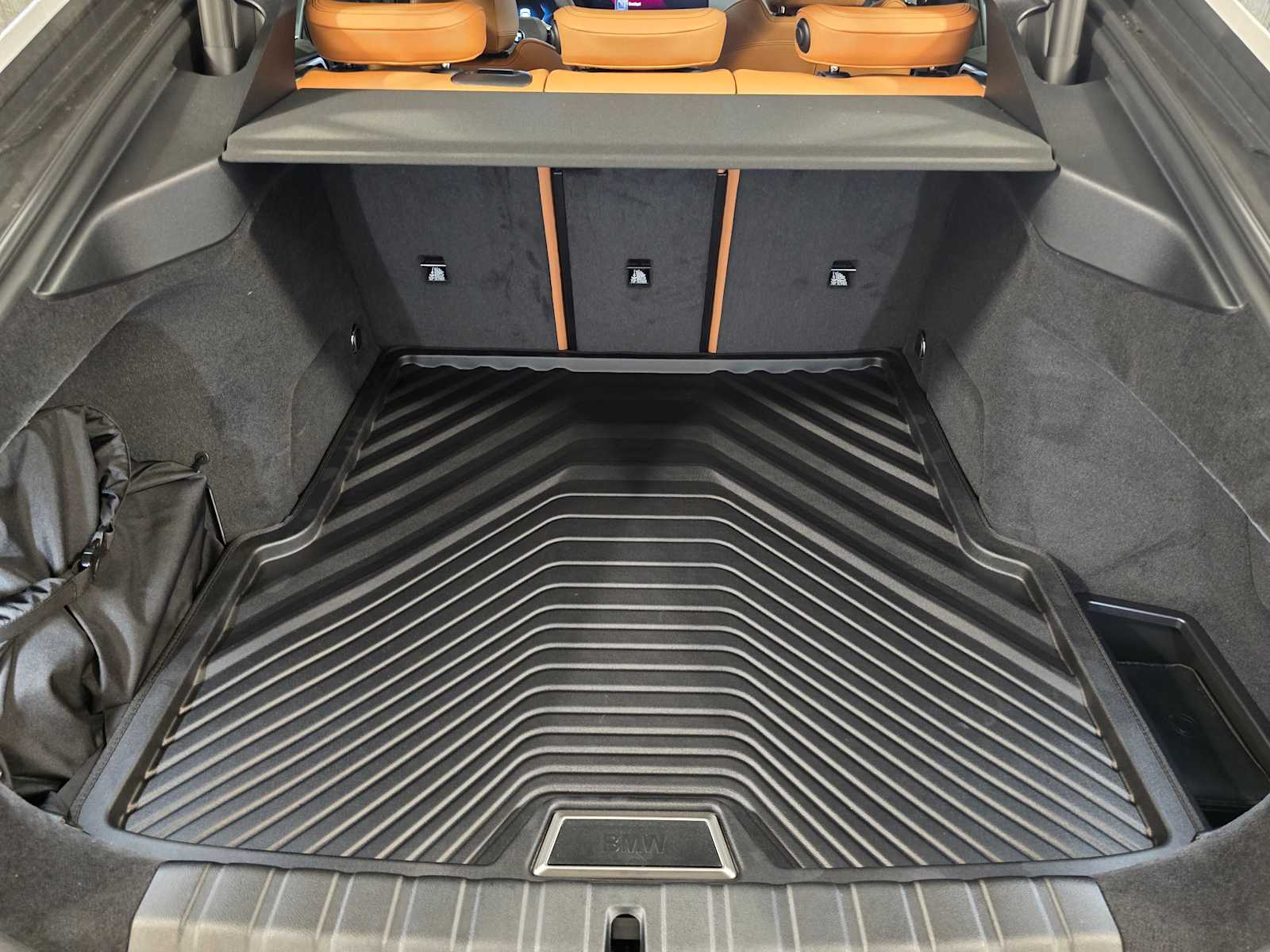 Thumbnail: 2025 BMW i4 - 33