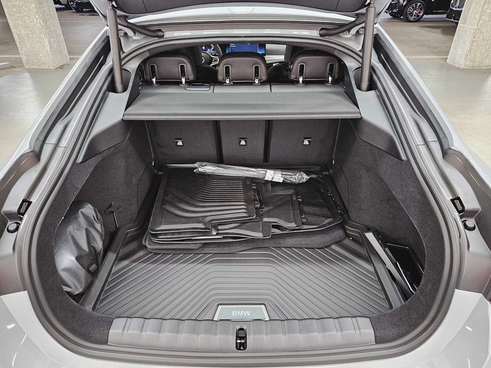 Thumbnail: 2025 BMW i4 - 28