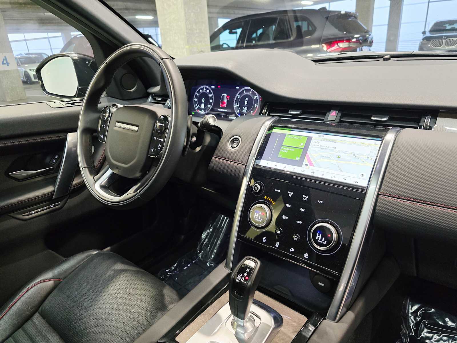 Thumbnail: 2020 Land Rover Discovery Sport - 27