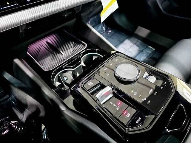 Thumbnail: 2025 BMW 5 Series - 17