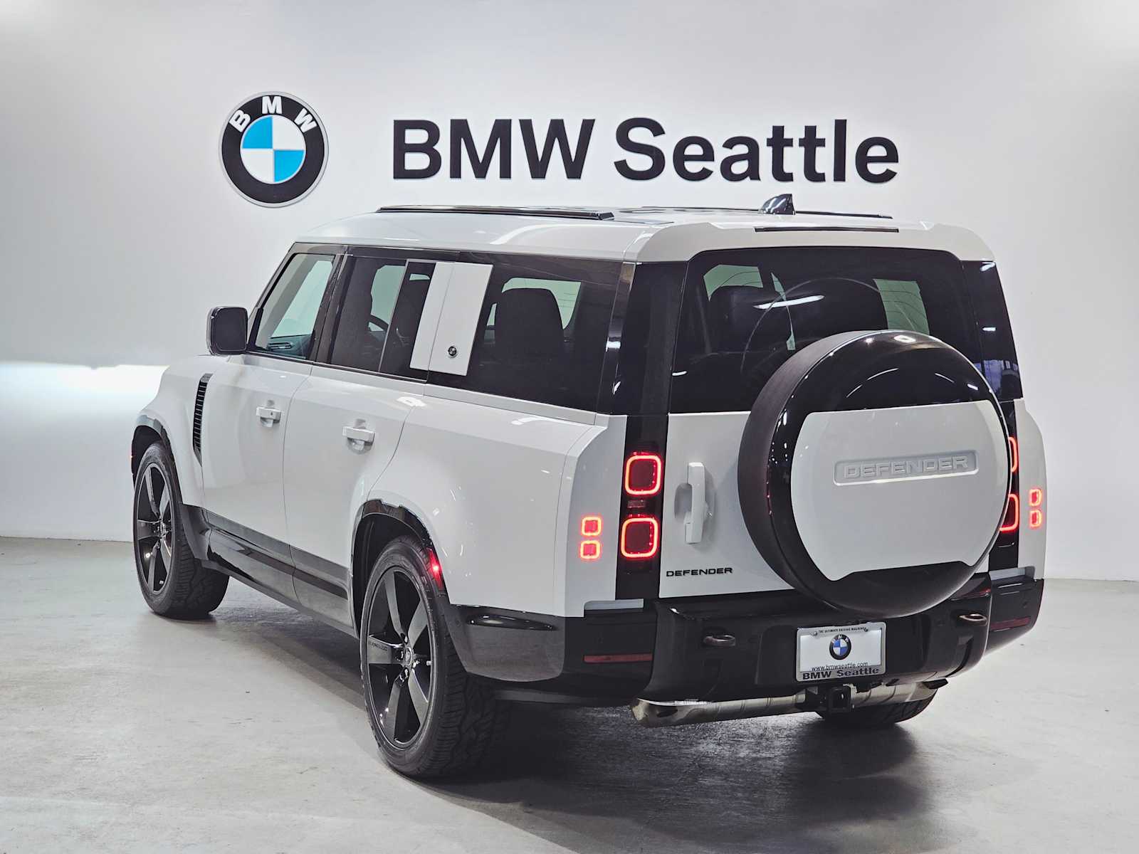 Thumbnail: 2024 Land Rover Defender - 4