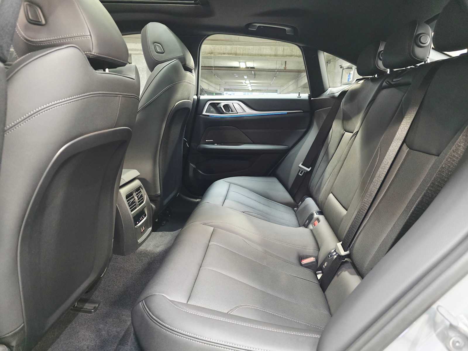 Thumbnail: 2025 BMW i4 - 25