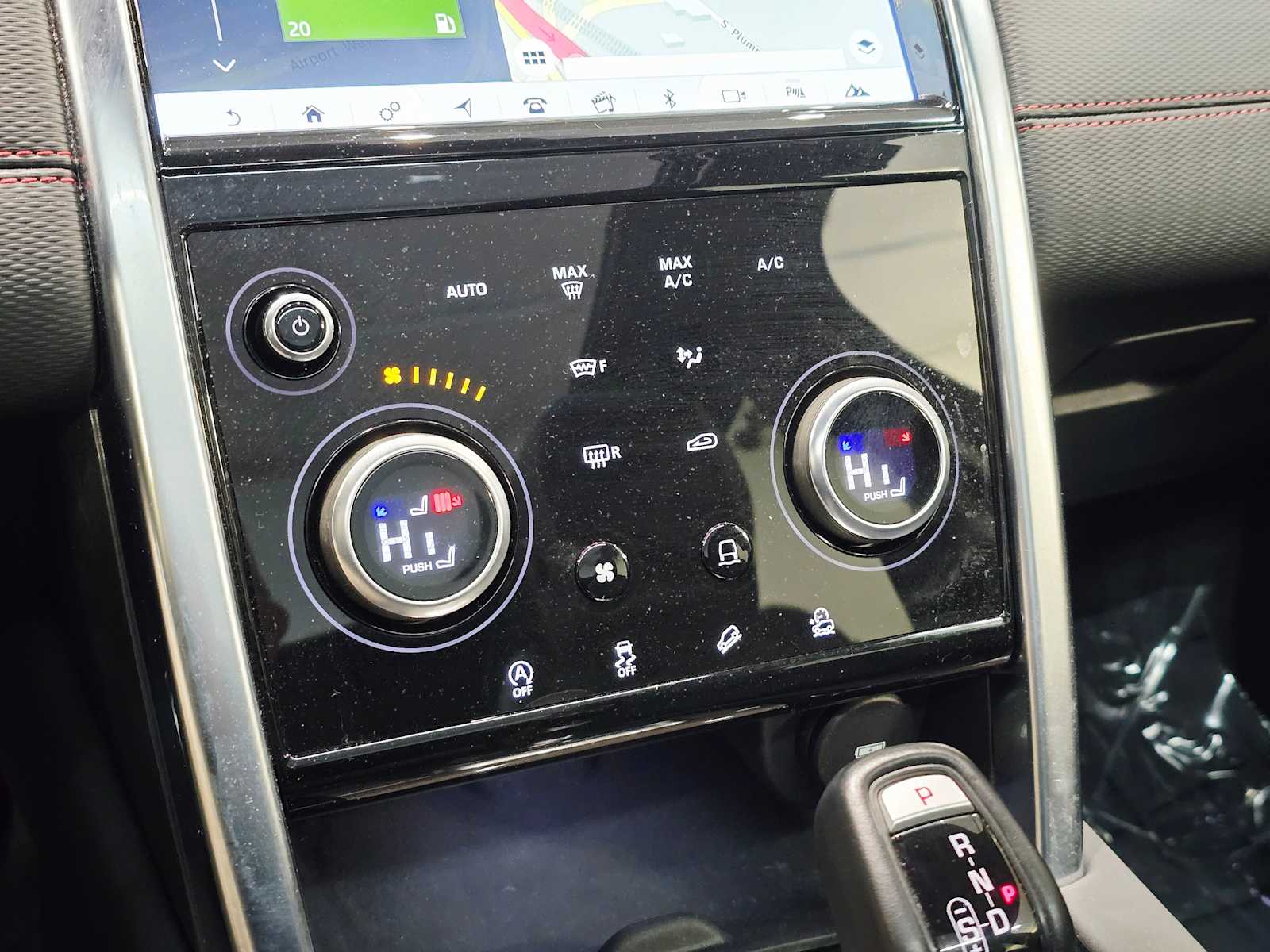 Thumbnail: 2020 Land Rover Discovery Sport - 15