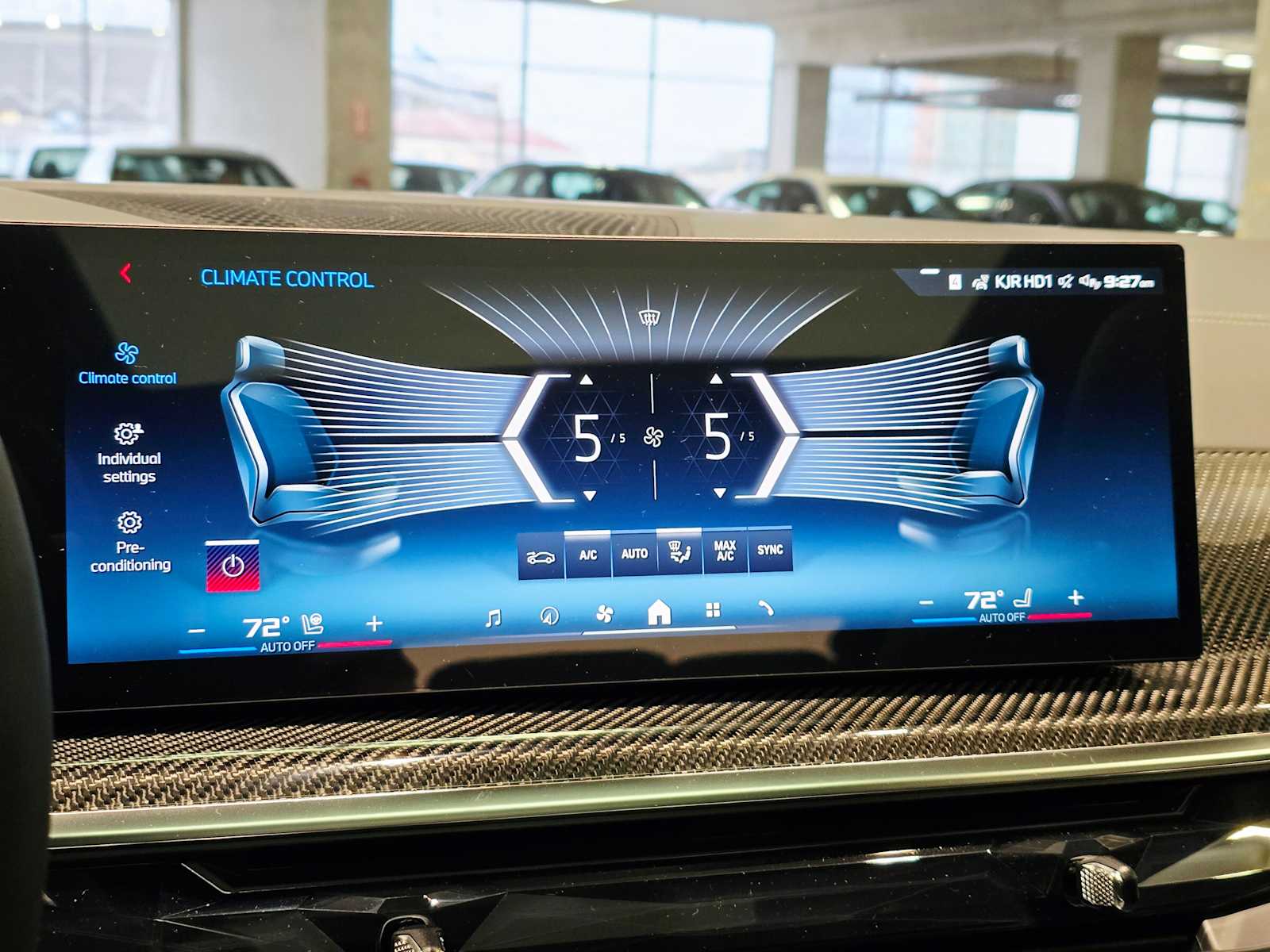 Thumbnail: 2026 BMW X7 - 15