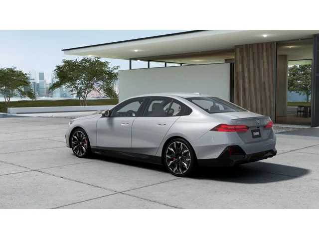 Thumbnail: 2027 BMW i5 - 2