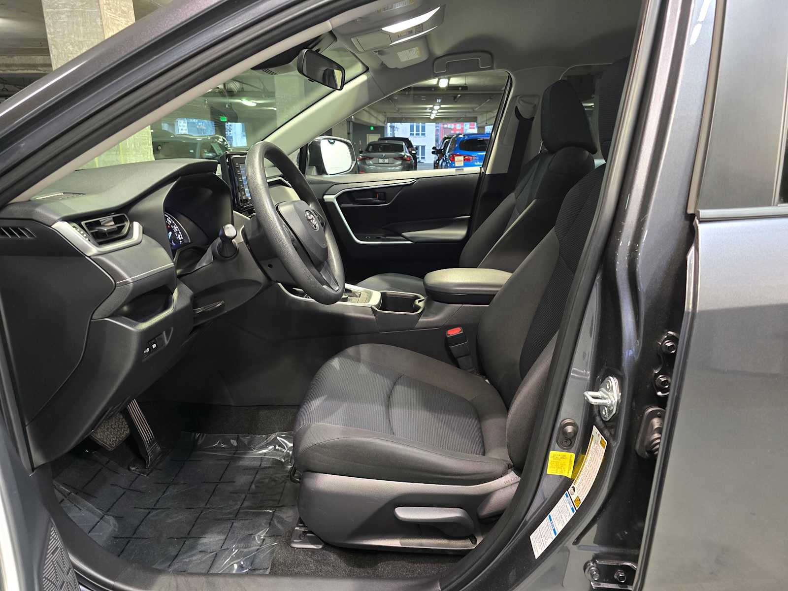 Thumbnail: 2022 Toyota RAV4 - 23