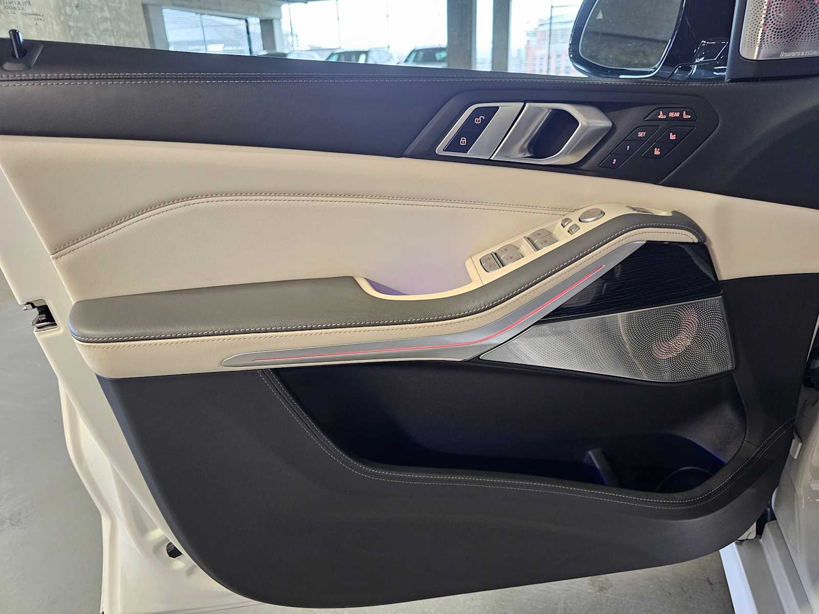 Thumbnail: 2023 BMW X7 - 31