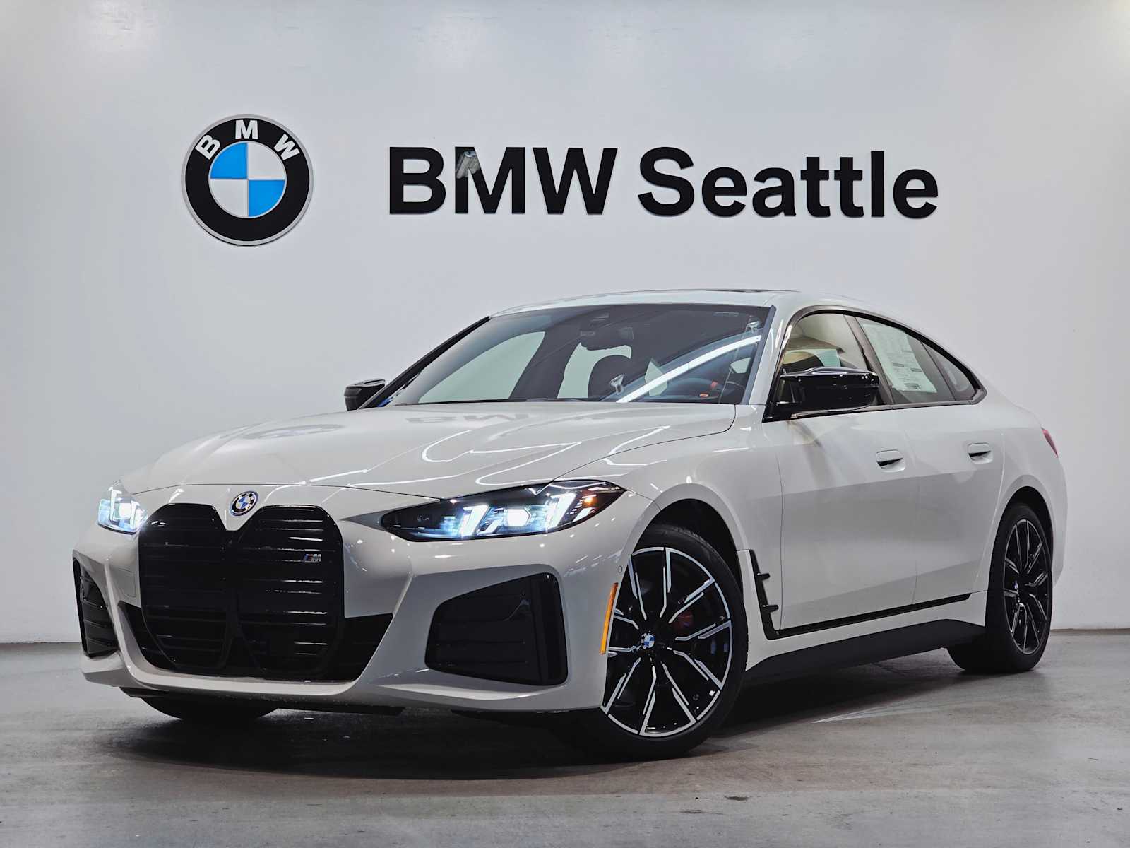 Thumbnail: 2025 BMW i4 - 1