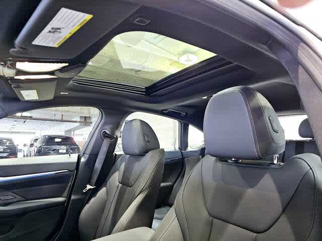 Thumbnail: 2025 BMW i4 - 23