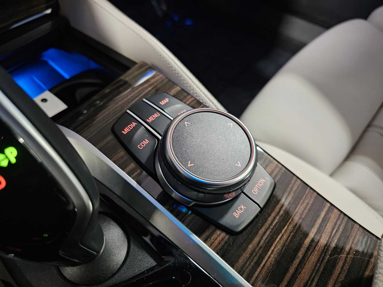 Thumbnail: 2023 BMW 5 Series - 27