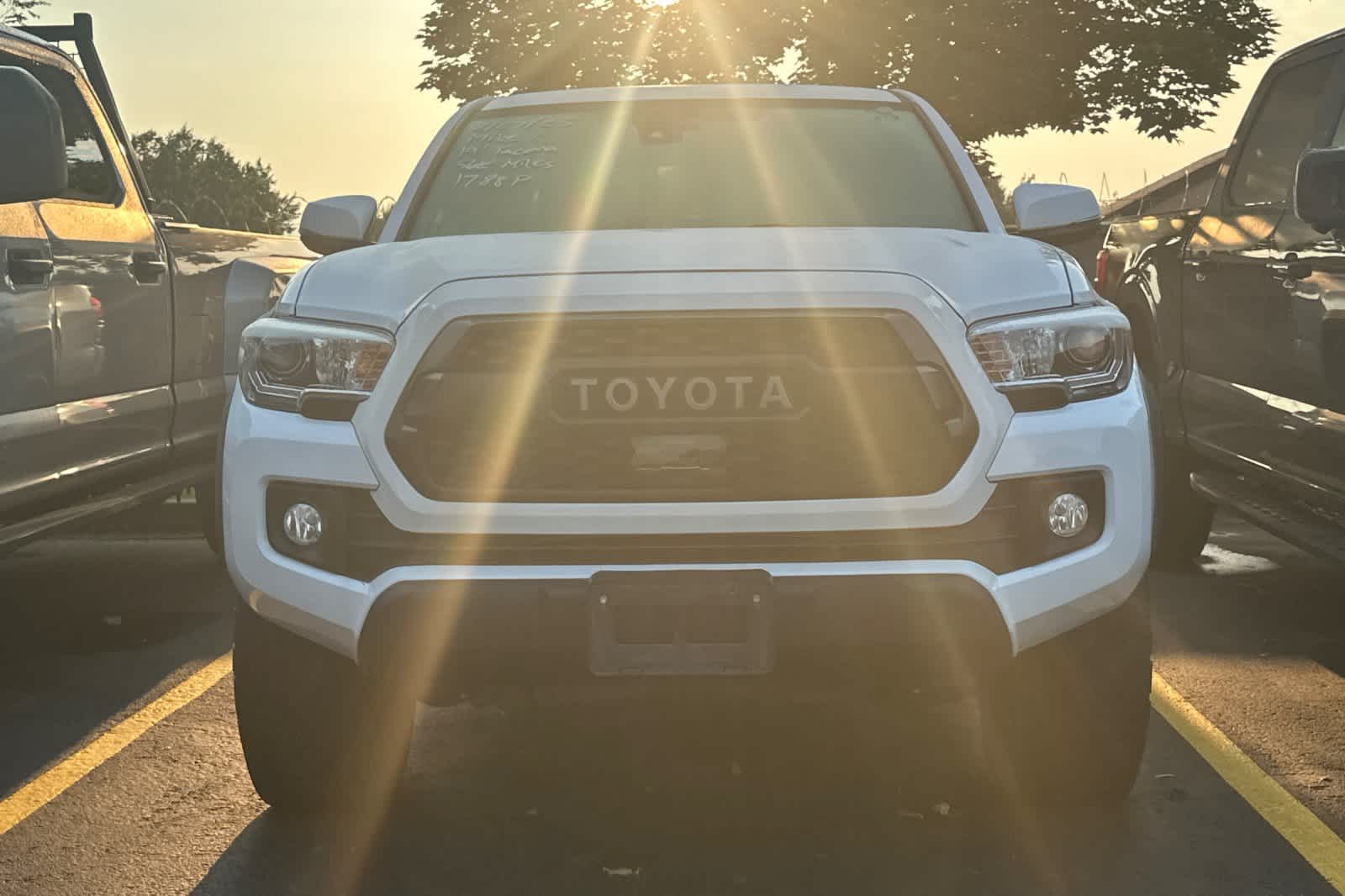 Thumbnail: 2019 Toyota Tacoma - 6