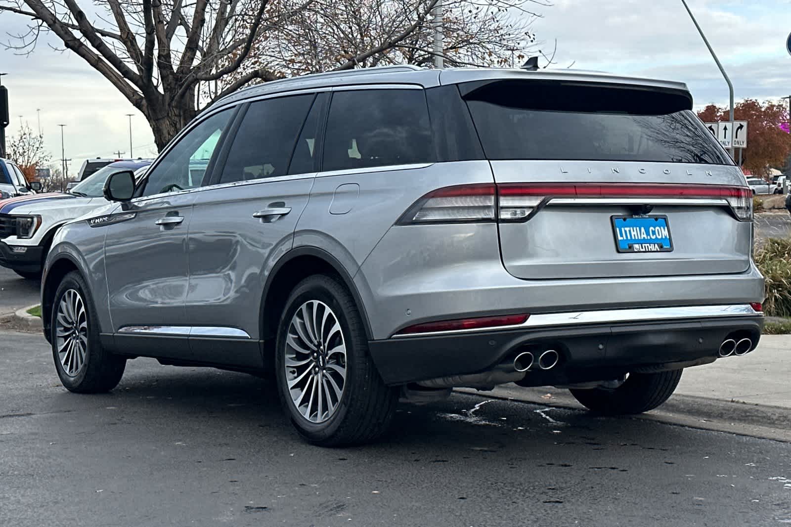 Thumbnail: 2023 Lincoln Aviator - 6