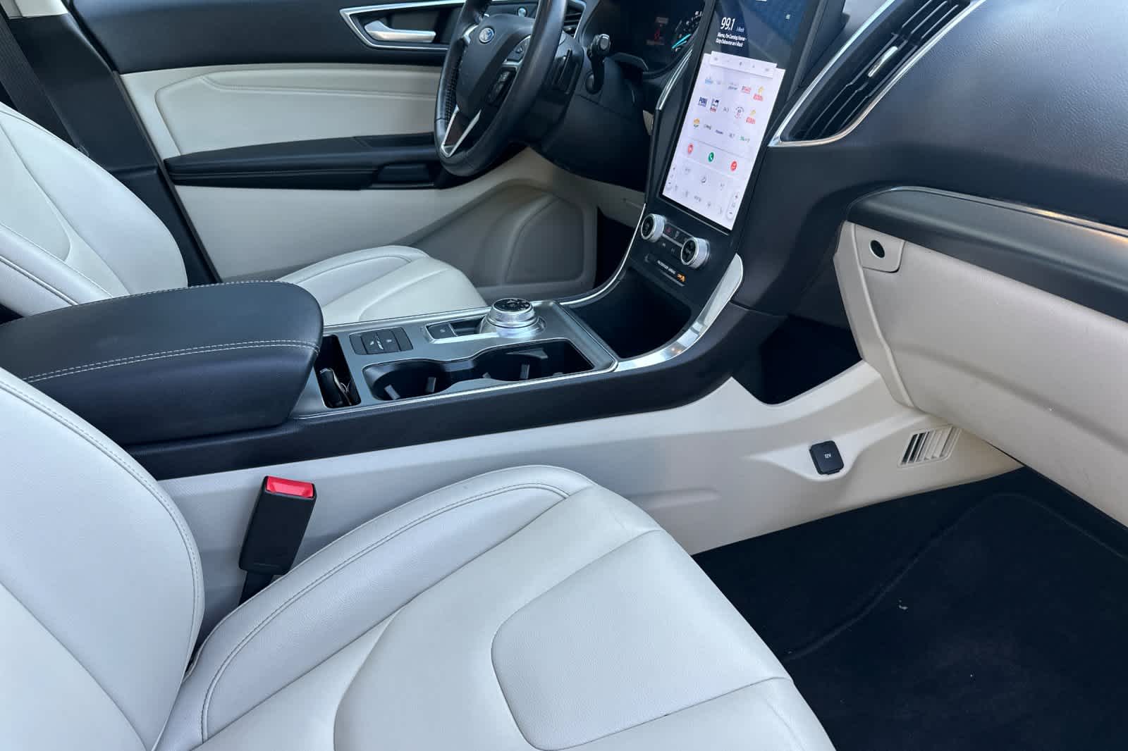 Thumbnail: 2022 Ford Edge - 16