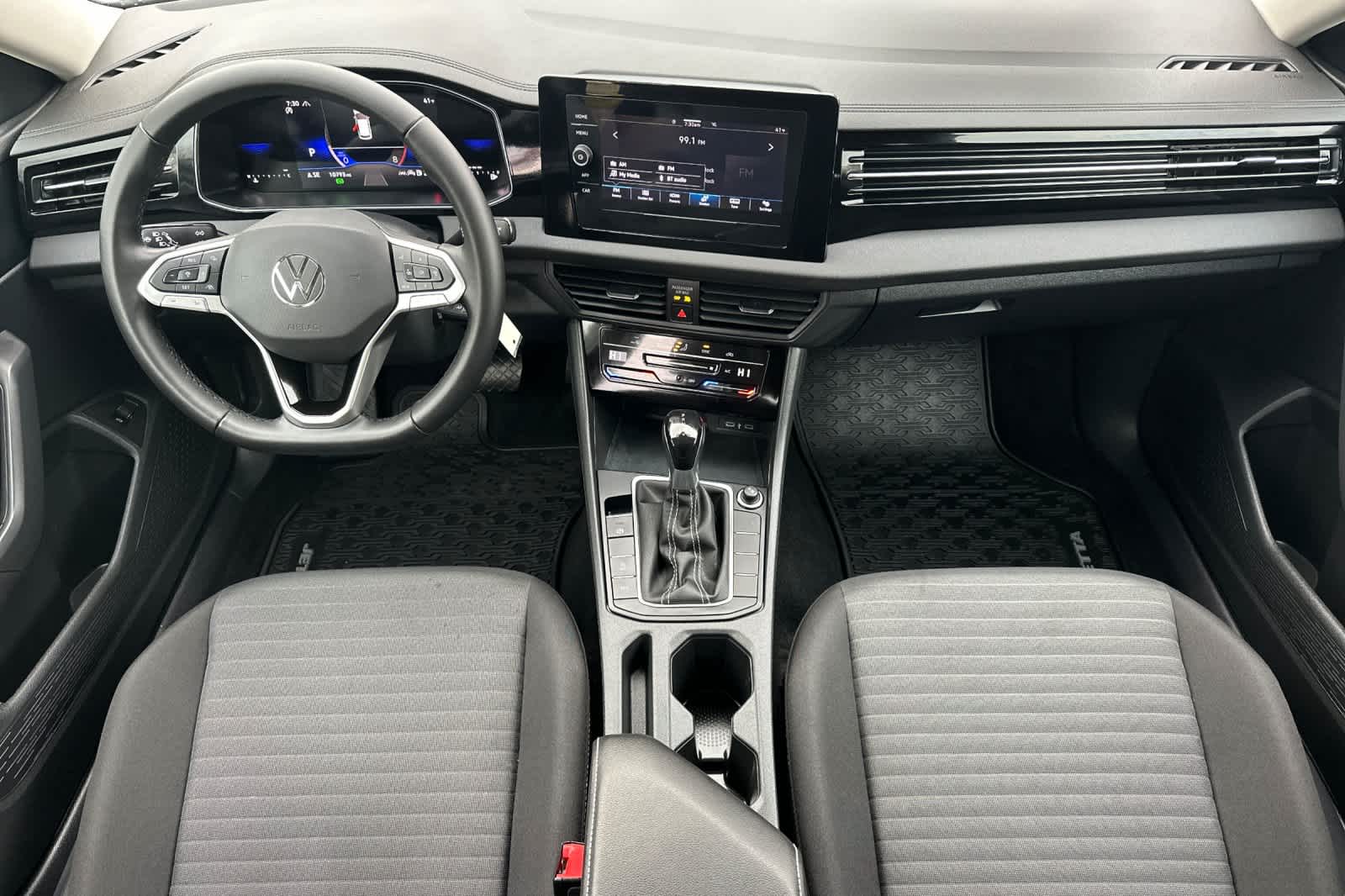 Thumbnail: 2025 Volkswagen Jetta - 3