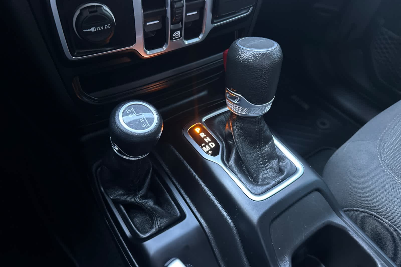 Thumbnail: 2023 Jeep Gladiator - 21